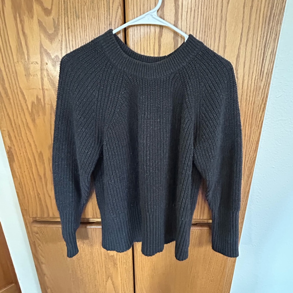 Universal Thread Black Crew Neck Sweater